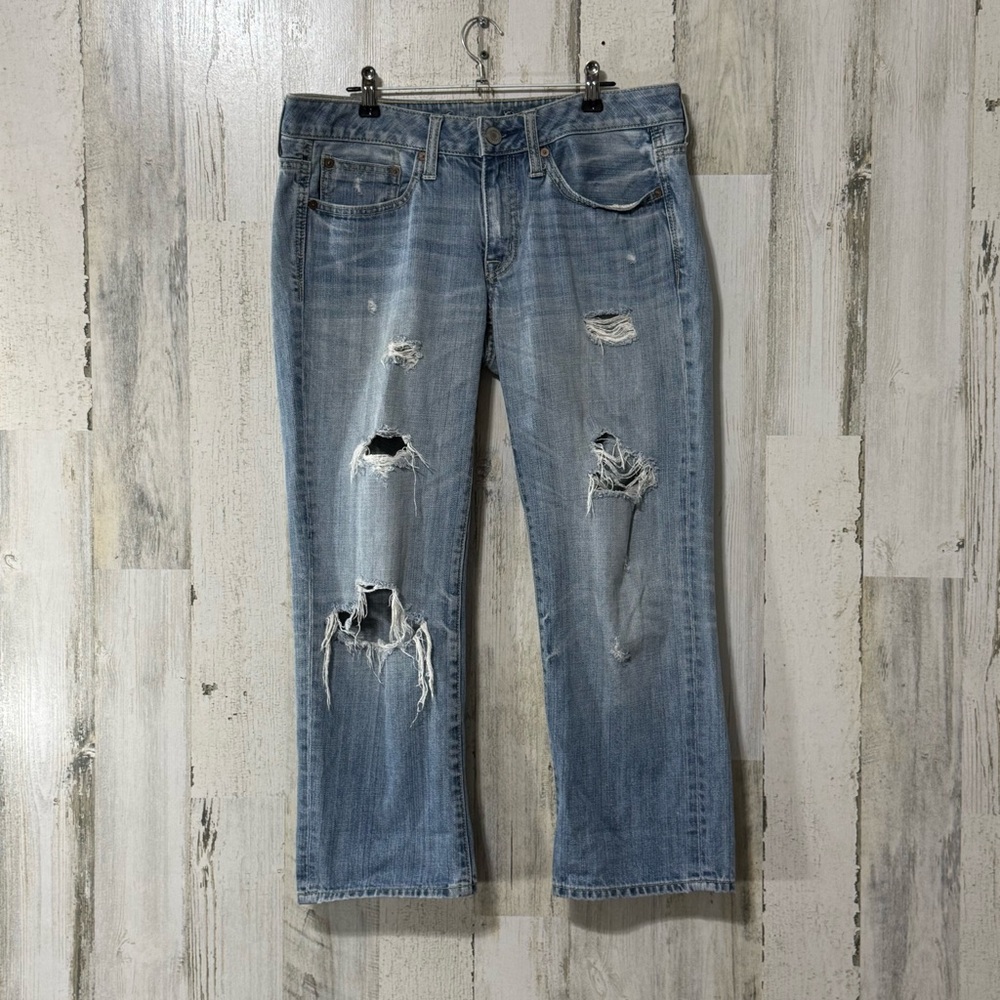 American Eagle 🦅 Boy Fit Ripped Distressed Cropped Jeans in Light Blue